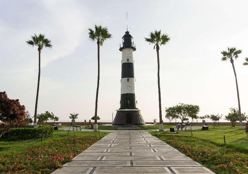 Отель Doubletree By Hilton Lima Miraflores El Pardo