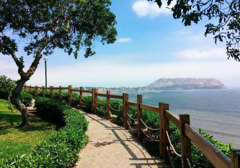 Отель Doubletree By Hilton Lima Miraflores El Pardo