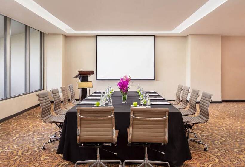 בית מלון כפרי Dusit Thani Manila