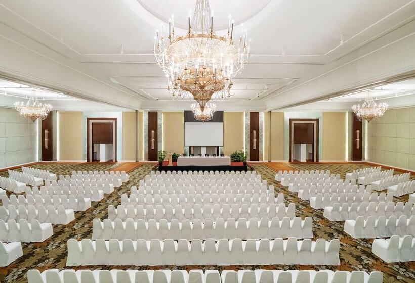 هتل Edsa Shangrila, Manila