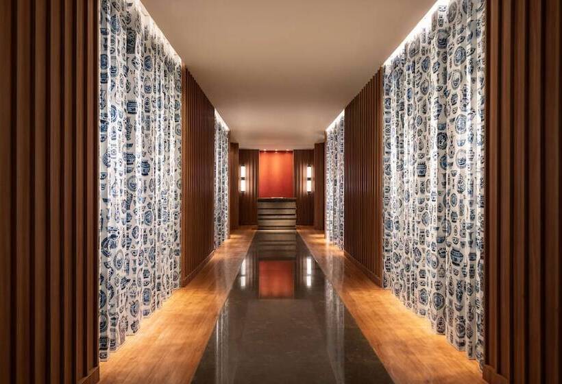 هتل Edsa Shangrila, Manila