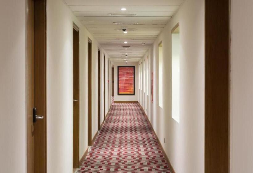 هتل Excelsior Karachi