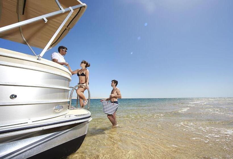 هتل Faro & Beach Club