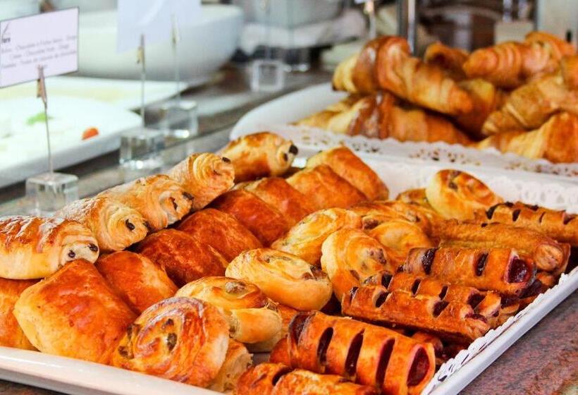 هتل Faro & Beach Club