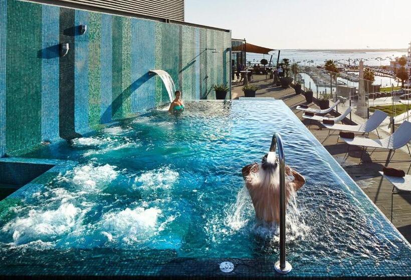 هتل Faro & Beach Club