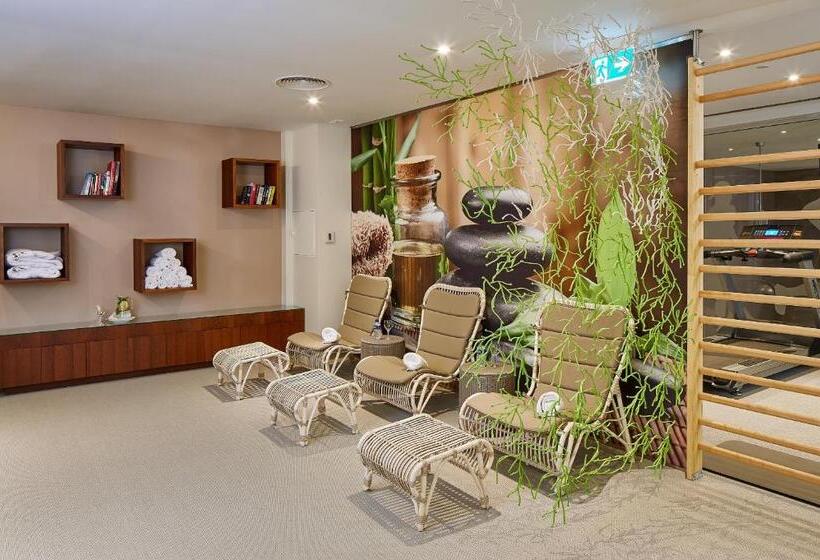 هتل Faro & Beach Club