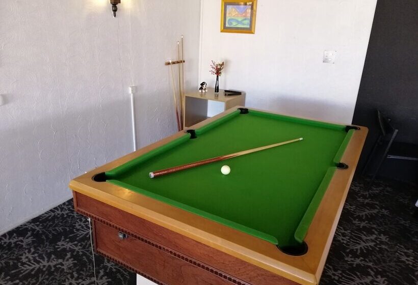 בית מלון כפרי Four Canoes