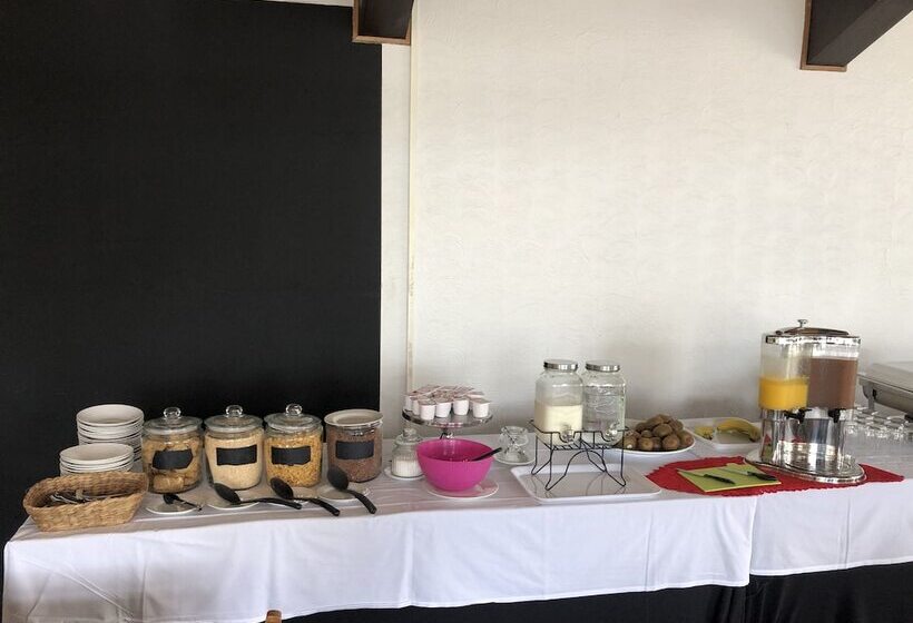 בית מלון כפרי Four Canoes