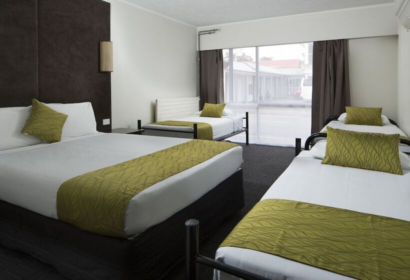 בית מלון כפרי Four Canoes