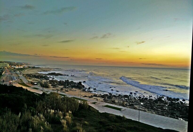 בית מלון כפרי Golden Tulip Porto Gaia