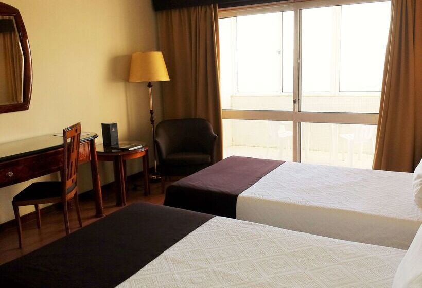 בית מלון כפרי Golden Tulip Porto Gaia