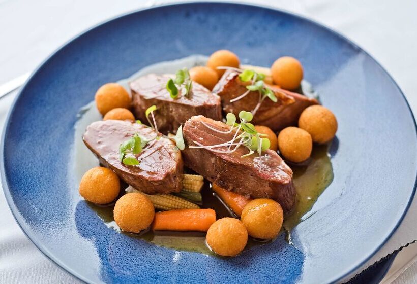 בית מלון כפרי Golden Tulip Porto Gaia