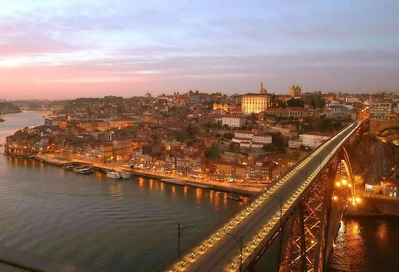 בית מלון כפרי Golden Tulip Porto Gaia