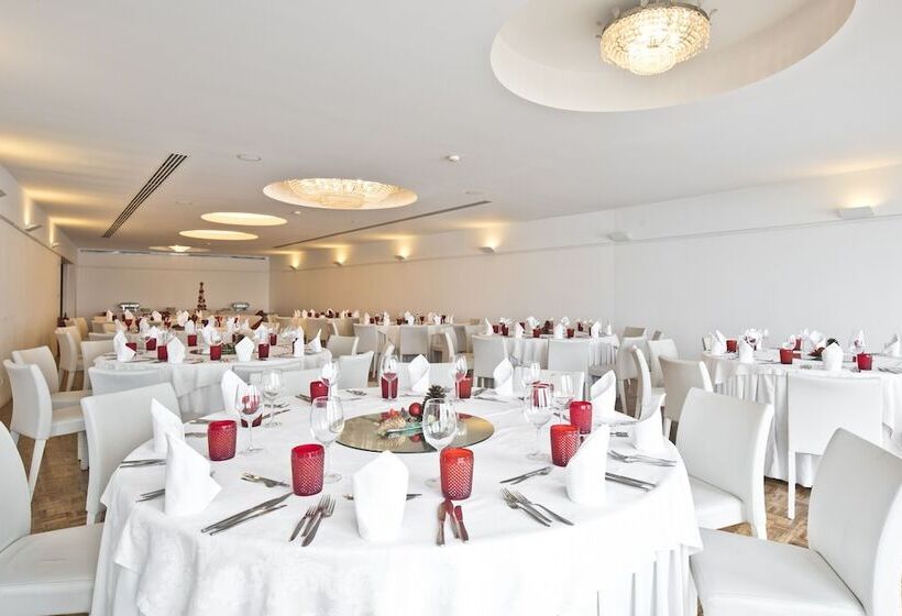 בית מלון כפרי Golden Tulip Porto Gaia