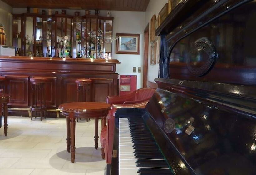 בית מלון כפרי Golden Tulip Porto Gaia