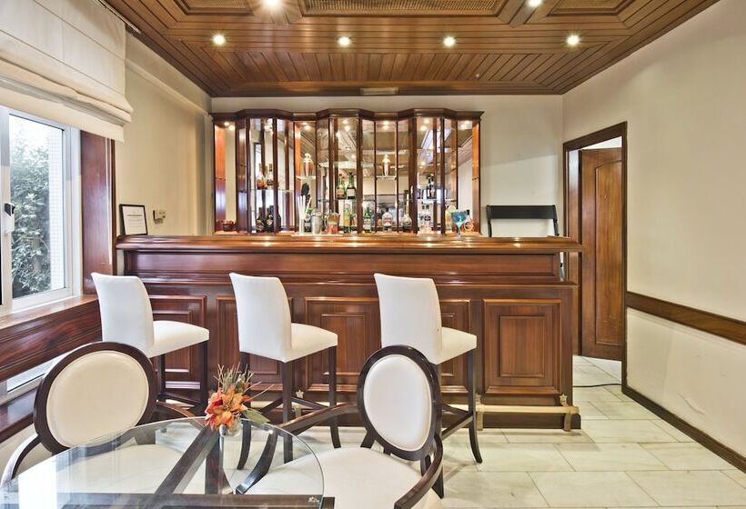 בית מלון כפרי Golden Tulip Porto Gaia