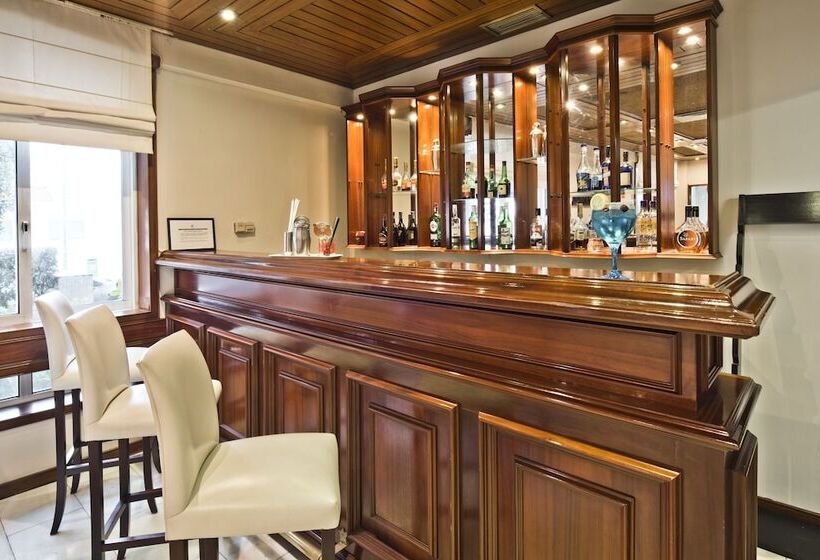 בית מלון כפרי Golden Tulip Porto Gaia