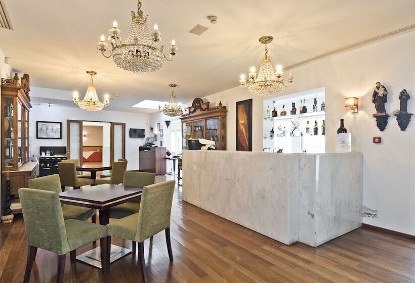 בית מלון כפרי Golden Tulip Porto Gaia