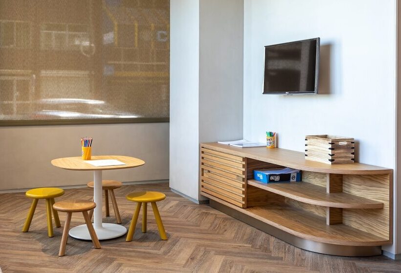 هتل Holiday Inn Lisbon, An Ihg