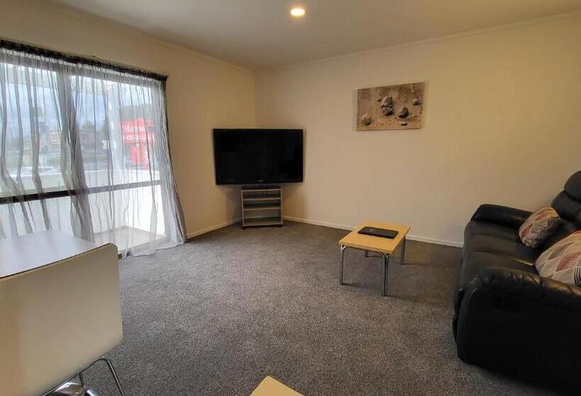 فندق Manukau Motor Lodge