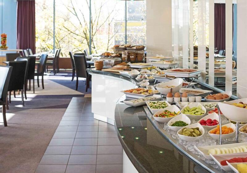 בית מלון כפרי Mercure Warszawa Centrum