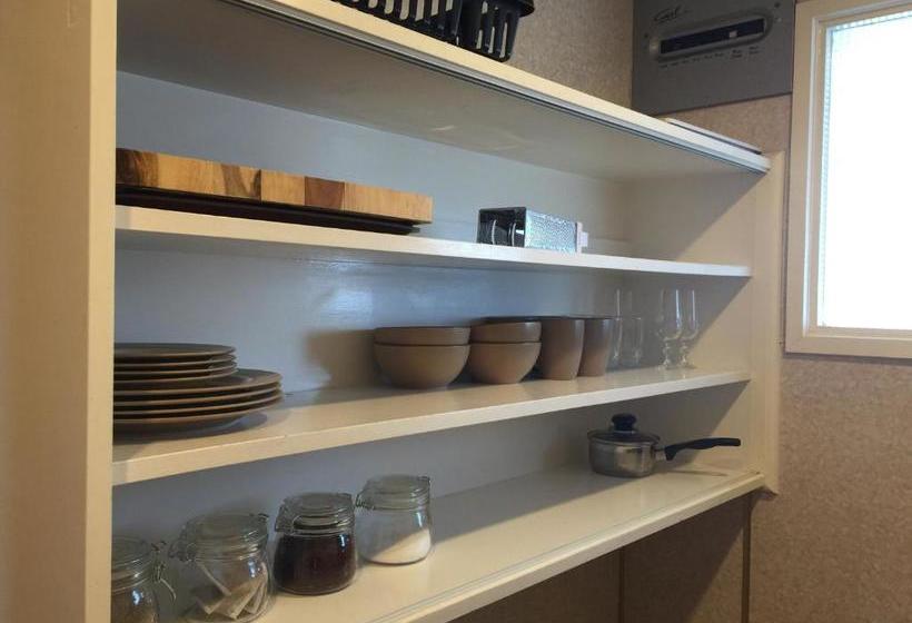 فندق Mid City Motor Lodge