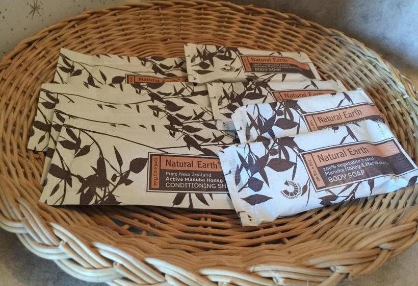 فندق Mid City Motor Lodge