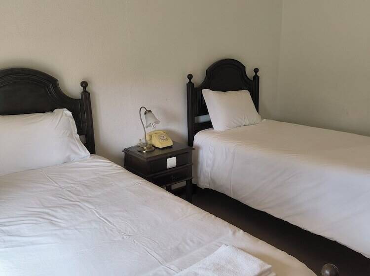 Отель Mira Serra