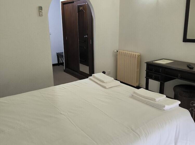 Отель Mira Serra