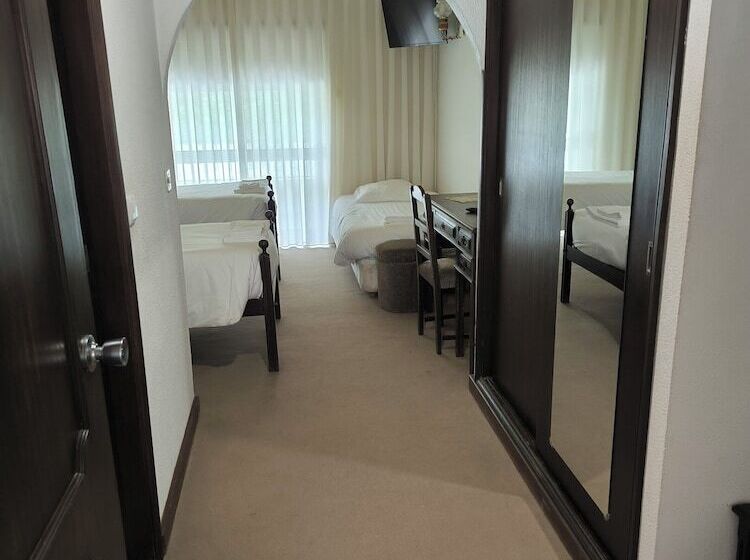 Отель Mira Serra