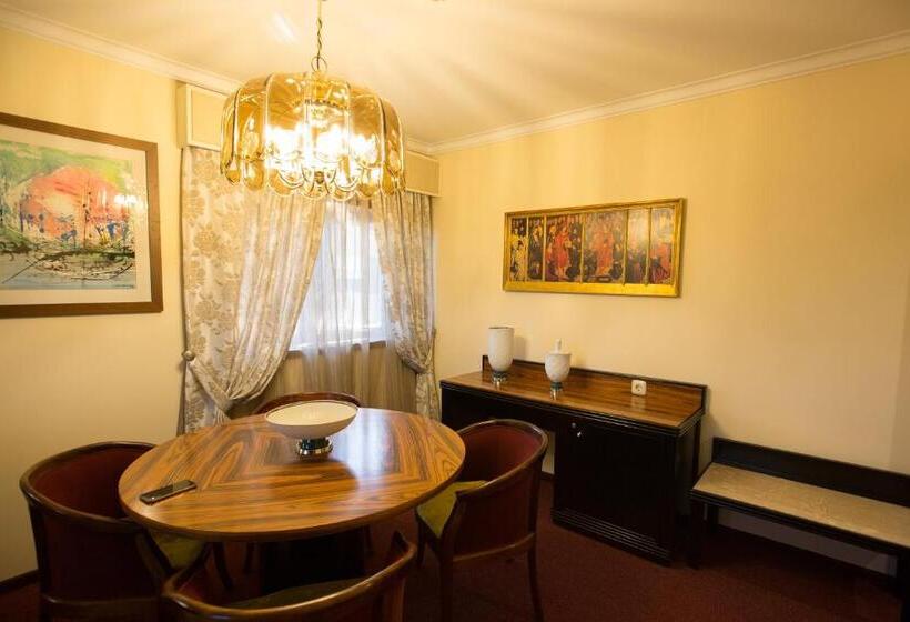 Отель Miracorgo