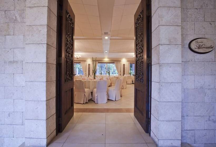 هتل Montebello Villa