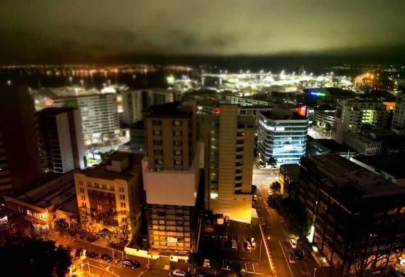 Pullman Auckland Hotel & Apartments