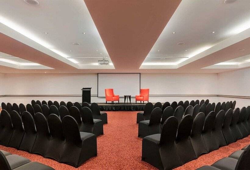 Pullman Auckland Hotel & Apartments