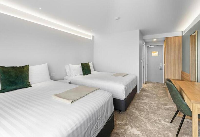 Elms Christchurch, Ascend Hotel Collection