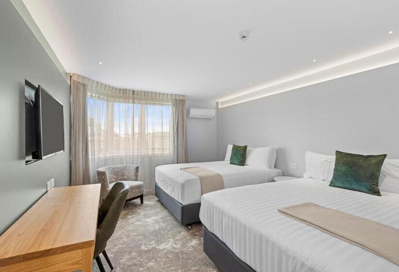 Elms Christchurch, Ascend Hotel Collection