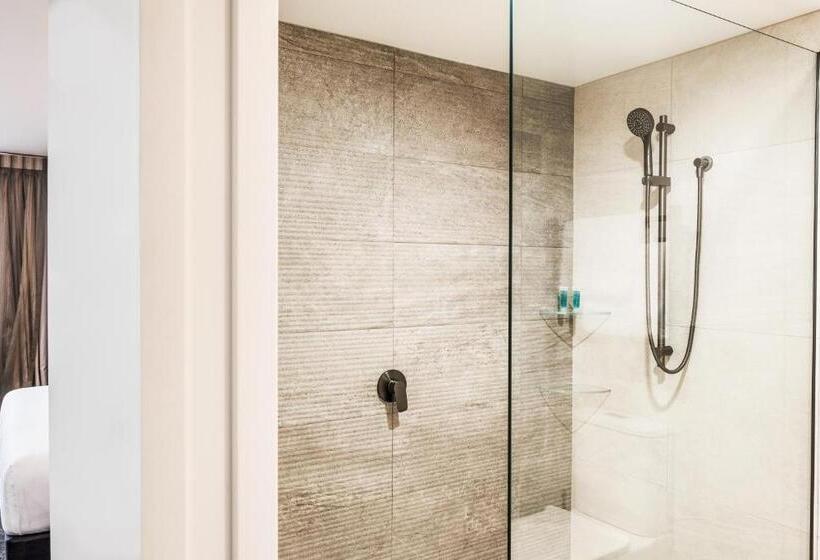 Elms Christchurch, Ascend Hotel Collection