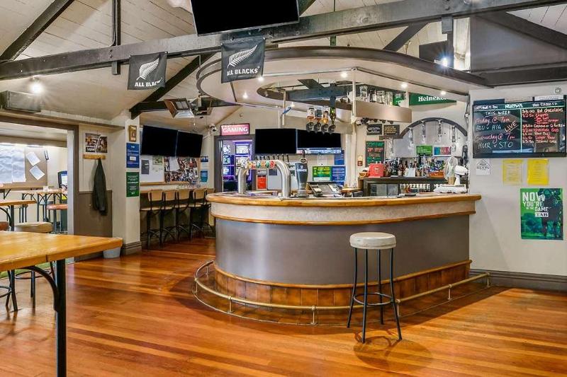 Отель The Angus