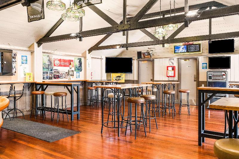 Отель The Angus