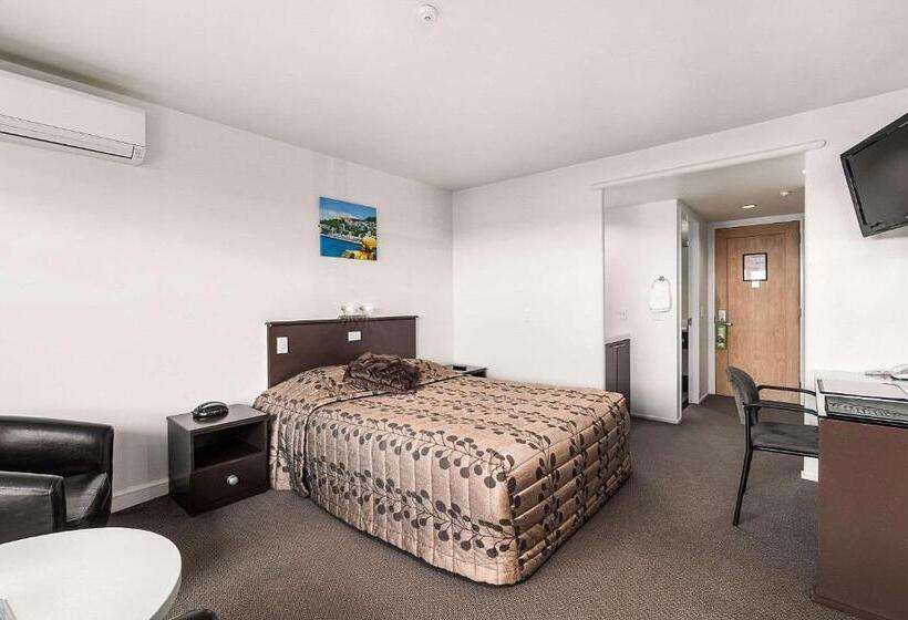 Отель The Angus