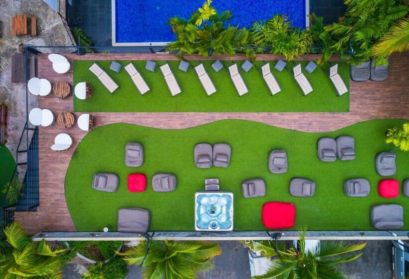 Отель Riande Urban