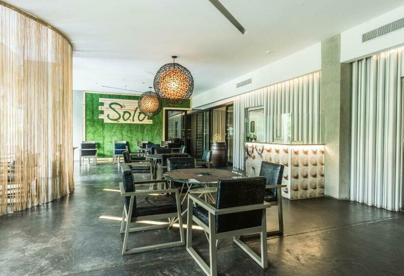 Отель Riande Urban