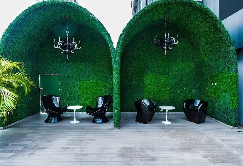 Отель Riande Urban