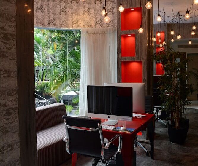 Отель Riande Urban