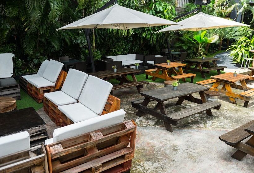 Отель Riande Urban