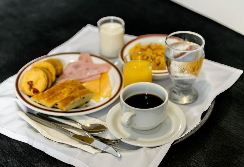 Отель Riande Urban