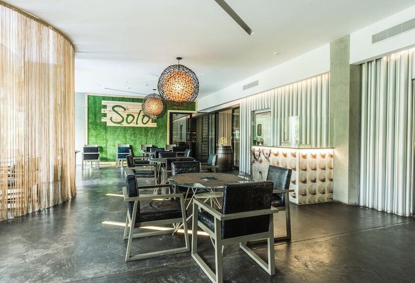 Отель Riande Urban