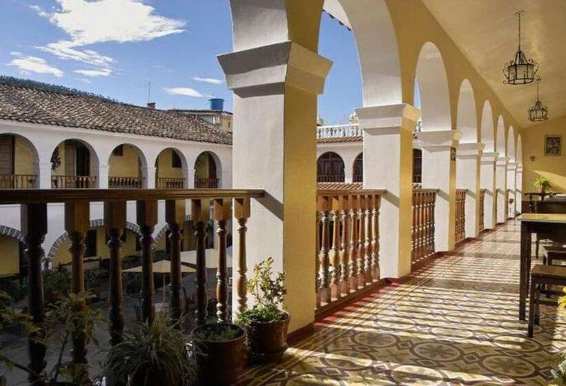 ホテル Santa Rosa