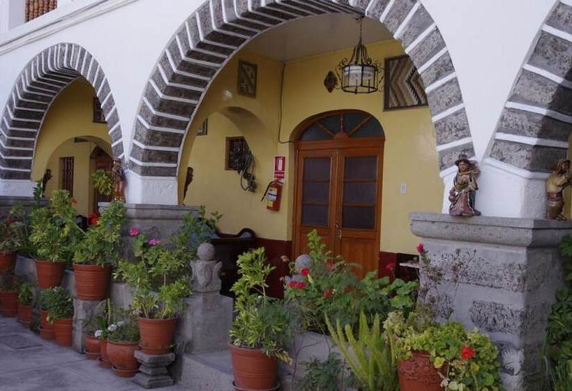 ホテル Santa Rosa