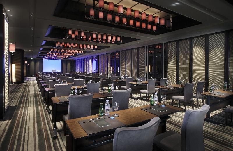 هتل Sofitel Philippine Plaza Manila